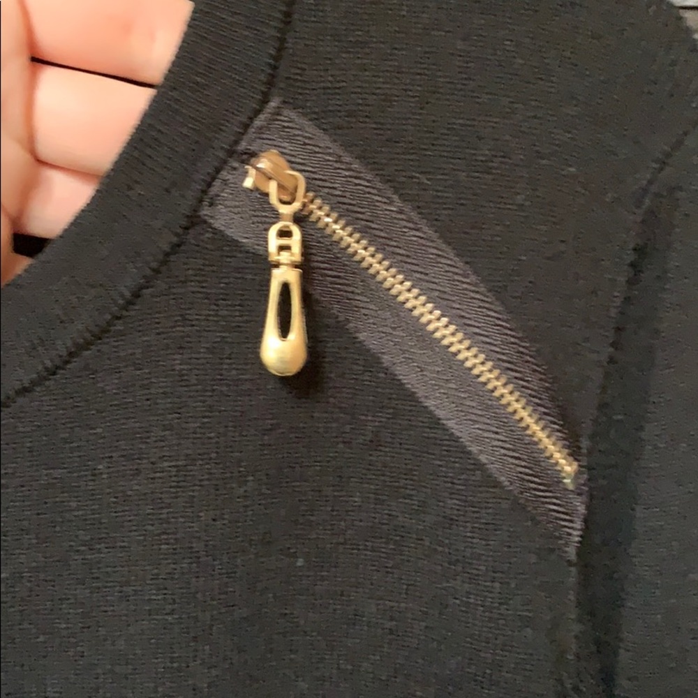 Sweater - Picture 2 of 7